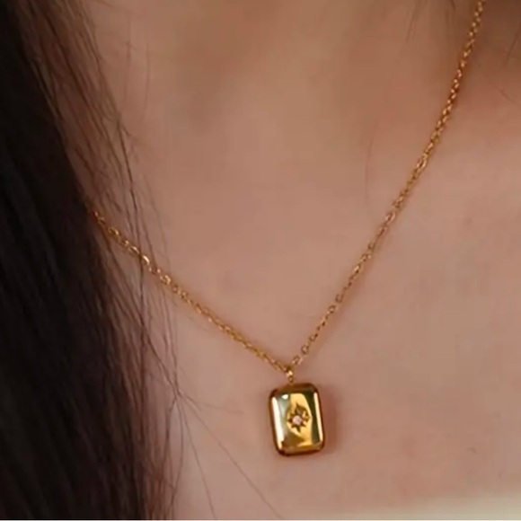 Gold Layering Necklace - Picture 2 of 2